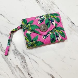 NWT Vera Bradley Wristlet Locking Wallet
